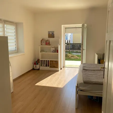 Charming Hideaway - Self Check-in - 1br Villach