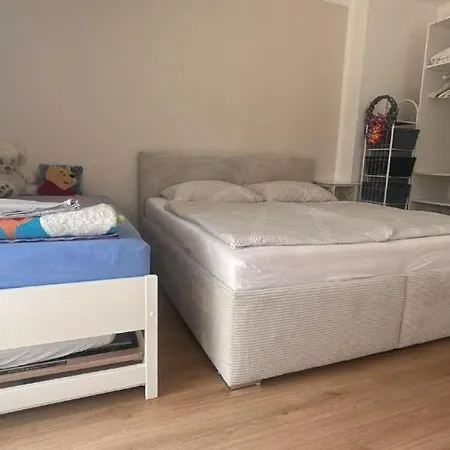 Charming Hideaway - Self Check-in - 1br Lejlighed