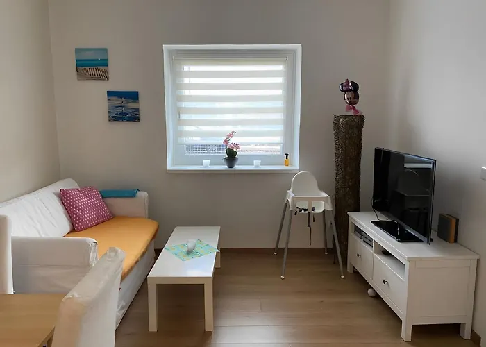 Charming Hideaway - Self Check-in - 1br *