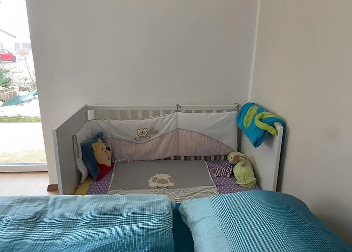 Charming Hideaway - Self Check-in - 1br *