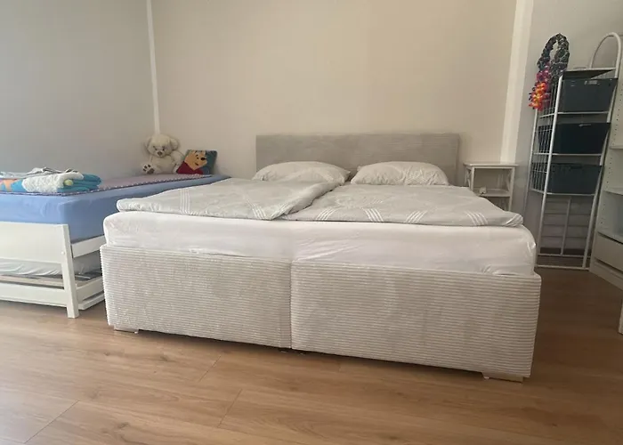 Charming Hideaway - Self Check-in - 1br