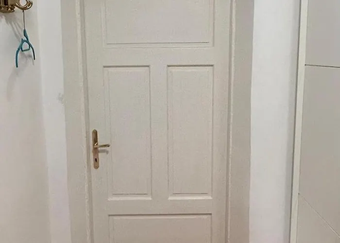 Charming Hideaway - Self Check-in - 1br Villach